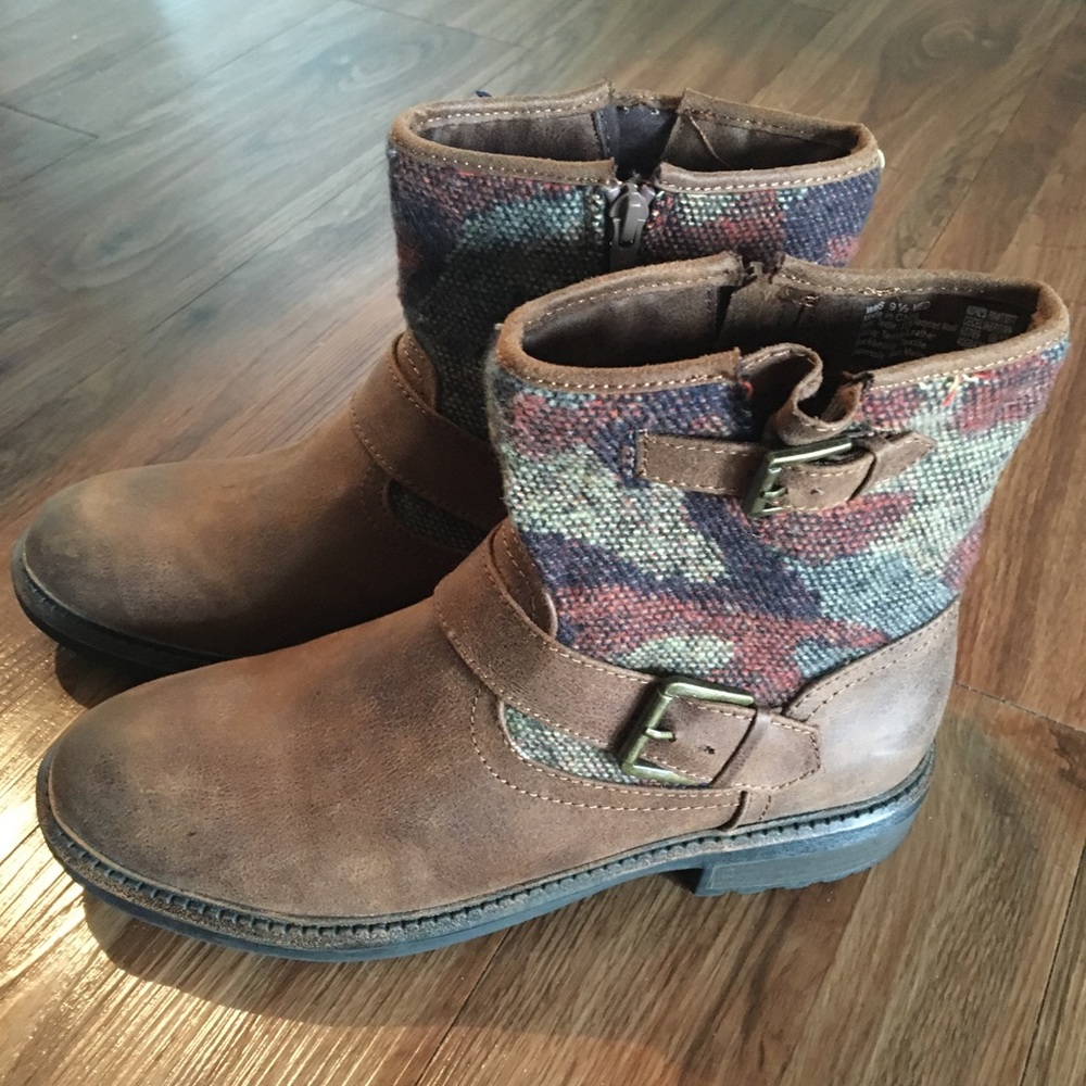 Short boots